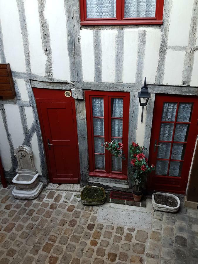 Appartement Du Vieux トロワ エクステリア 写真