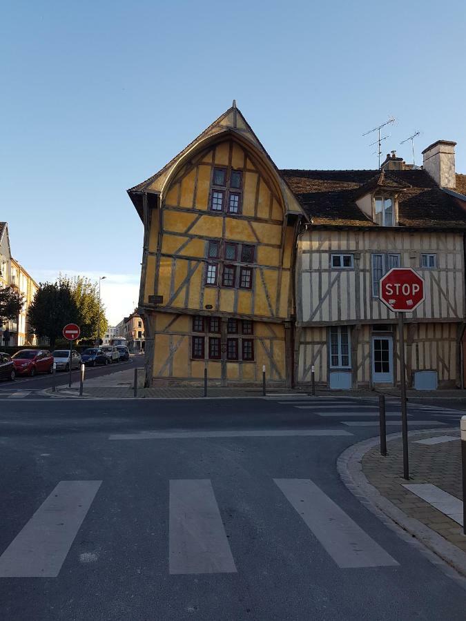 Appartement Du Vieux トロワ エクステリア 写真