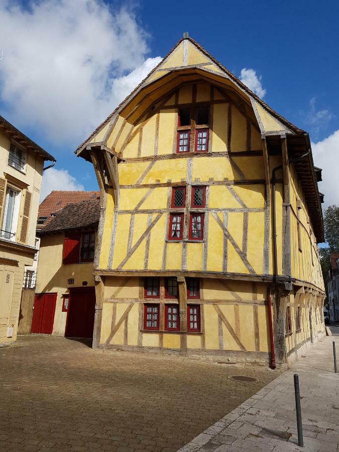 Appartement Du Vieux トロワ エクステリア 写真