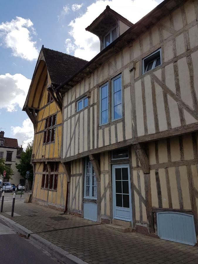 Appartement Du Vieux トロワ エクステリア 写真