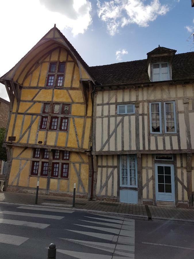 Appartement Du Vieux トロワ エクステリア 写真